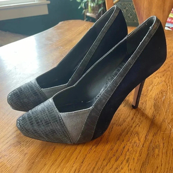 White‎ House Black Market WHBM Leather/Suede Heels Size 8 Like New! Bin D - Picture 1 of 7